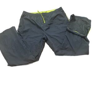 23C- Danskin Black and Neon Yellow Activewear